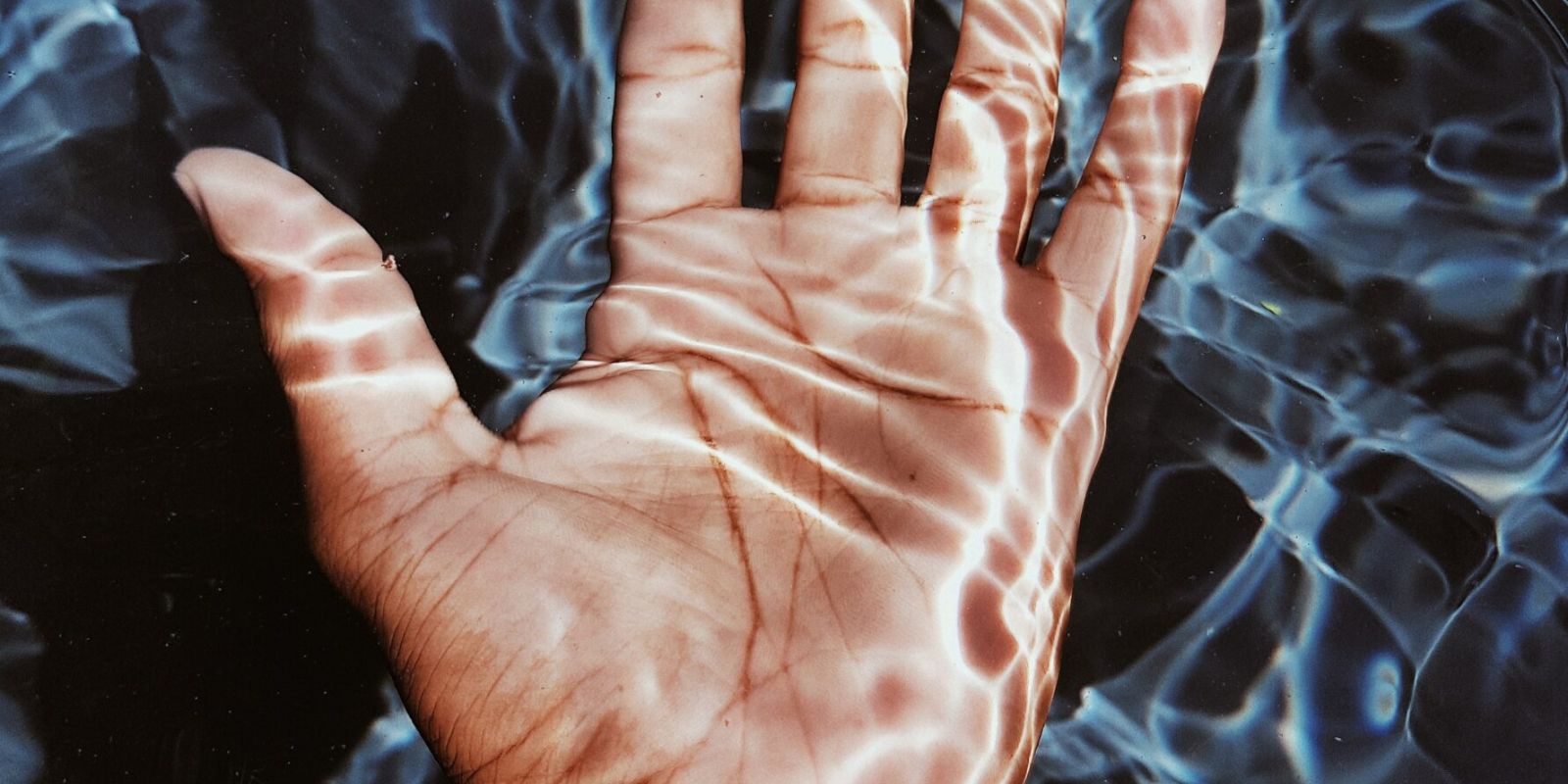 The Ultra-Hydrating: 5-Second Water Infusion Mask pexels andre moura 2499417 scaled 6cf73216
