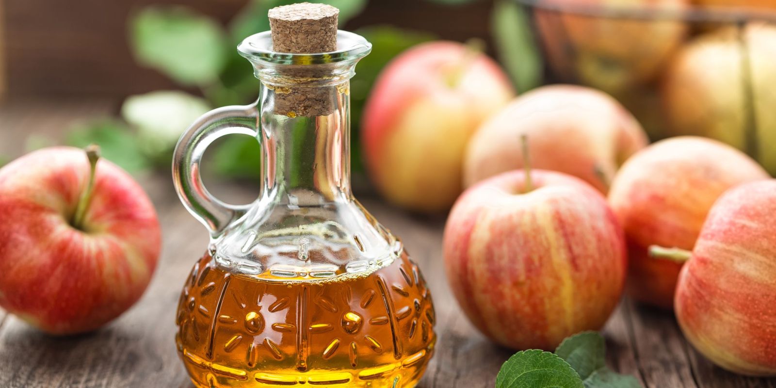 Everything You Need To Know About Apple Cider Vinegar: For Hair & Skin apple cider vinegar 8010a9cb
