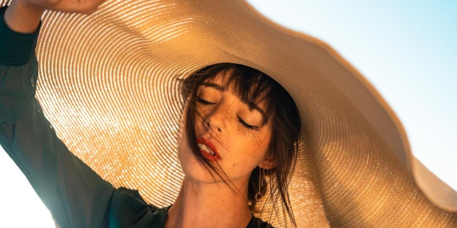 Summer Haircare Survival: 8 Tips to Beat the Heat WhatsApp Image 2023 05 27 at 12.29.37 f10a9628