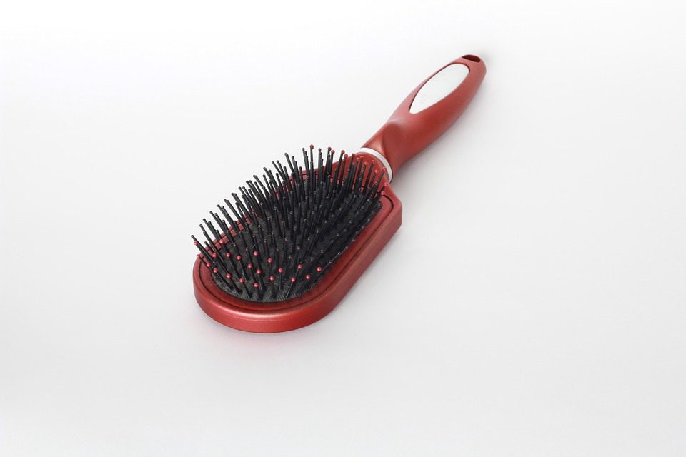 Tangle Teezers vs. Toothed Combs vs. Bamboo Hairbrushes. image7 1 1