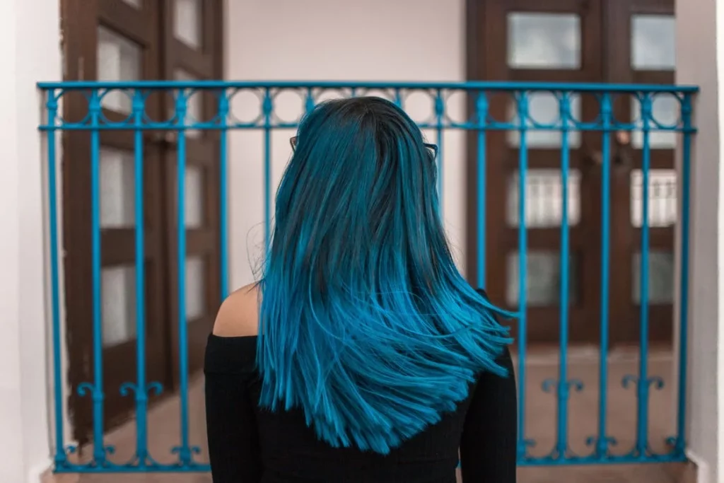 PURC wax dye : girl with blue hair