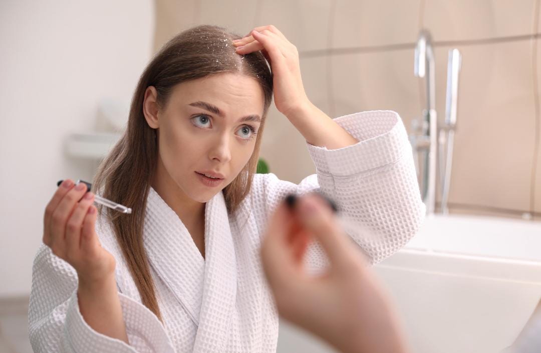 Flaky Scalp Frustration? The Secret *Difference Between Dandruff And Dry* You Need To Know Now! - 0j7tnqq